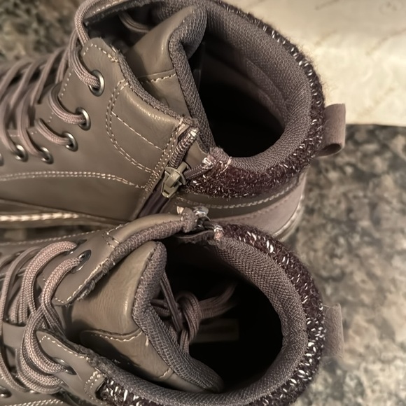 Reserved Footwear desert boots grey NIB 9.5 - Picture 9 of 9